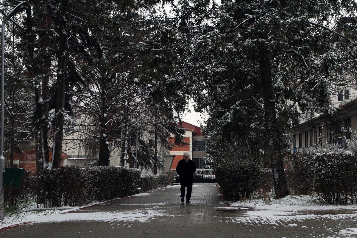 Brenda shtëpisë së pleqërisë