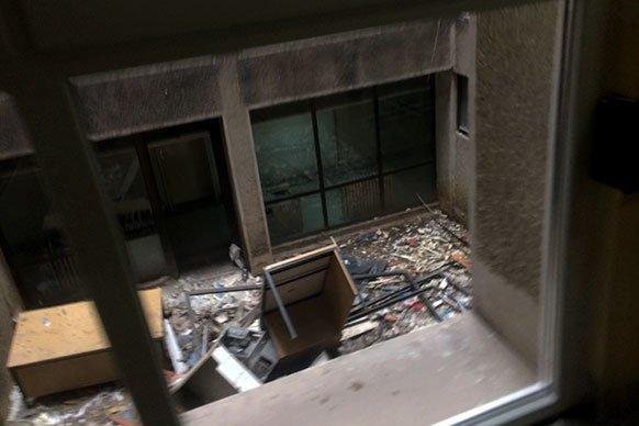 Një imazh që përmban mjedis i brendshëm, dritare  Përmbajtja e gjeneruar me AI mund të jetë e pasaktë.