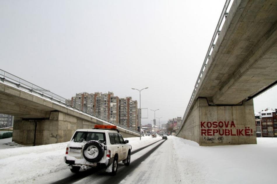 Financuesit e PDK-së përplasen për tenderë